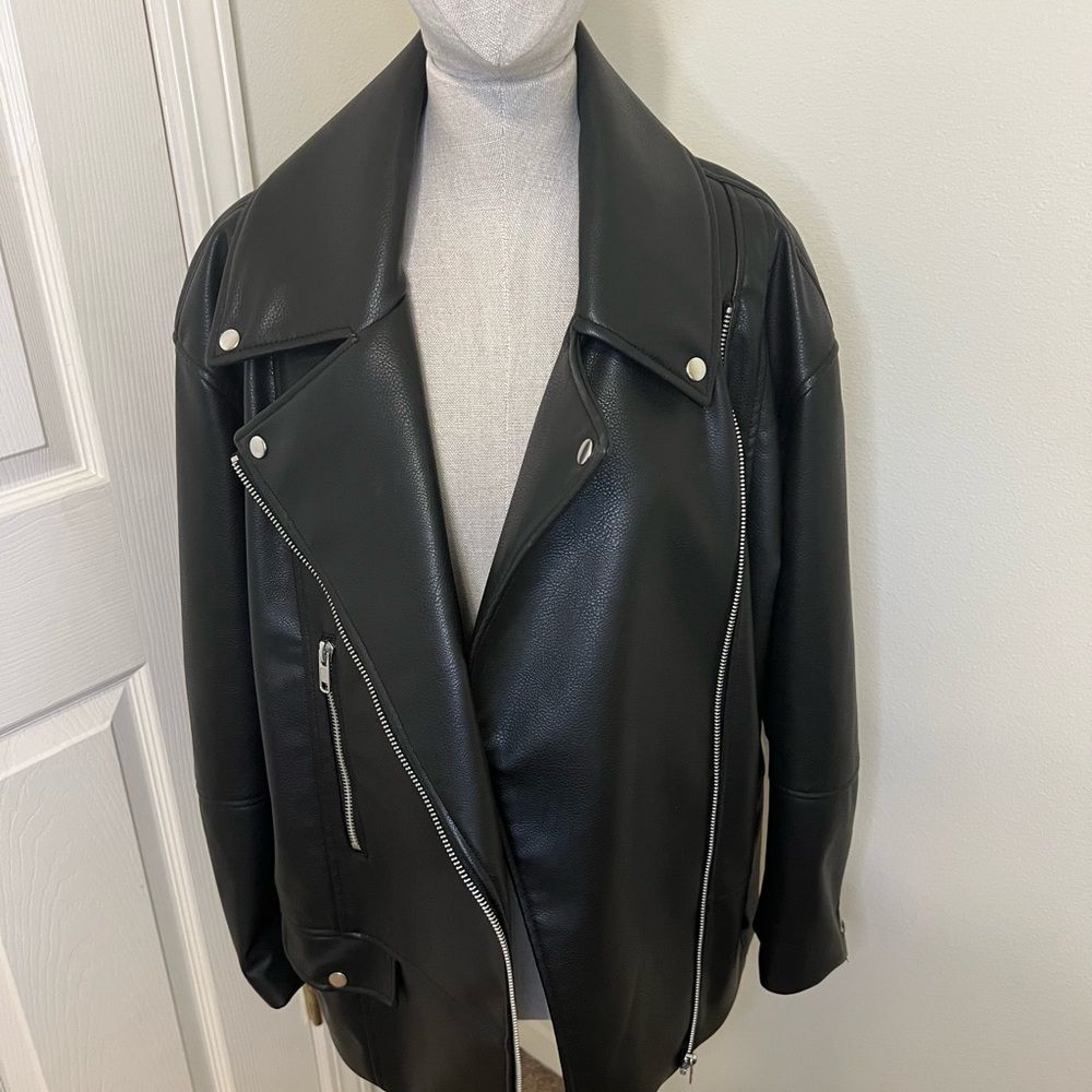 H&M Black Oversized Faux Leather Moto Jacket. Size L Great Condition